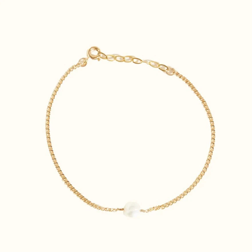 Pearl Curb Chain Bracelet