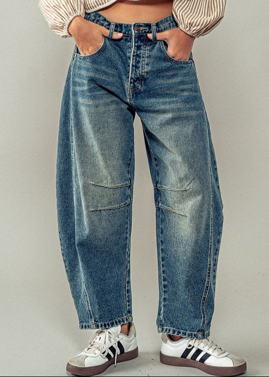 Distressed Essence Barrel Jeans
